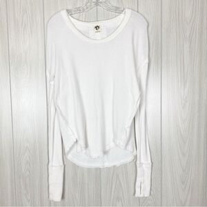 We The Free | White Scoop Neck Long Sleeve Tee Size XS